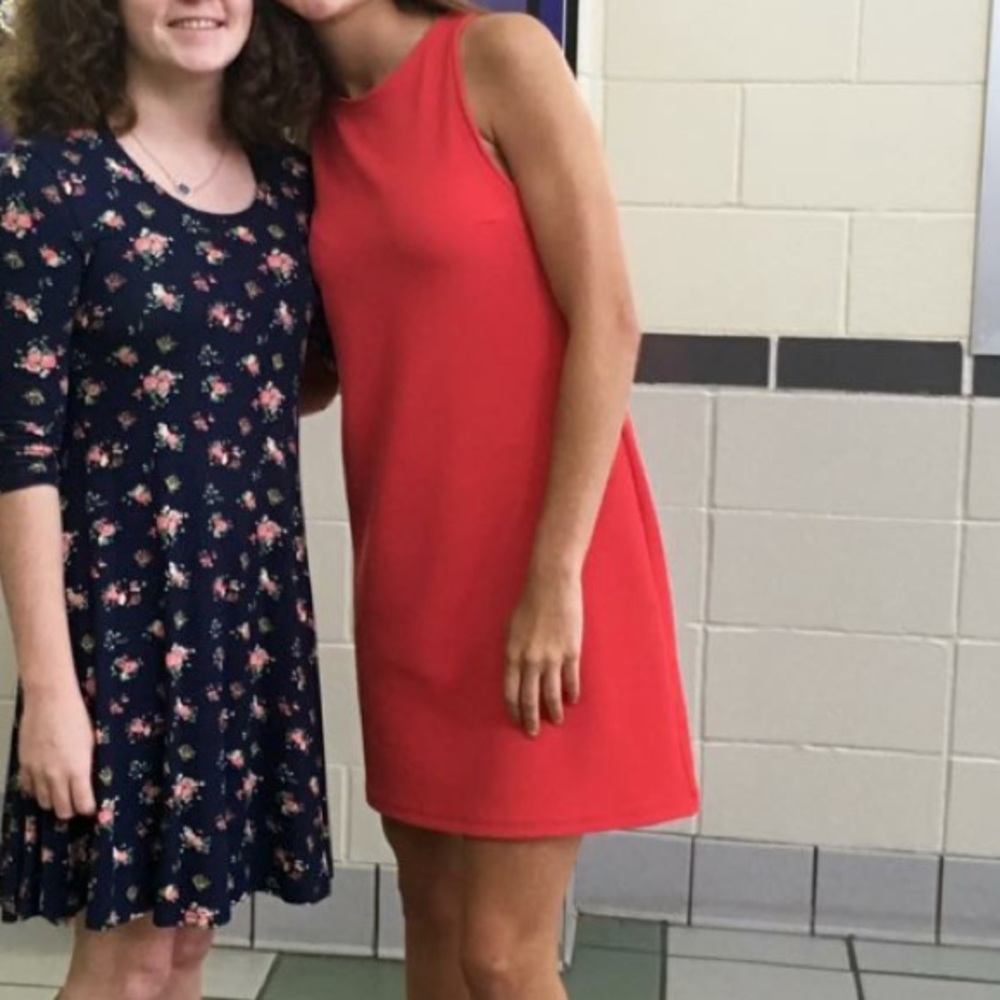 Short dress. CORAL